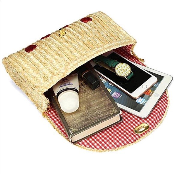 Maison De Robes Cherry 🍒 Handbag With Gold Chain - Picture 4 of 5